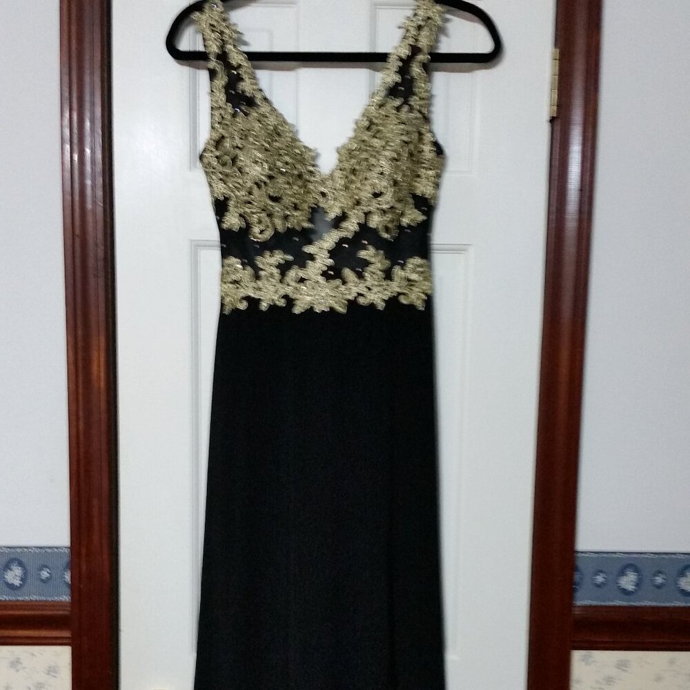 Blondie Nites Junior size 5 Black V-Neck Embellished Stacy Sklar Maxi Formal